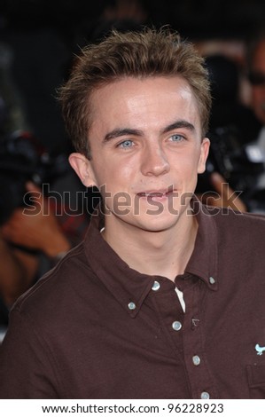 Actor FRANKIE MUNIZ at the Los Angeles premiere of Just Like Heaven at the Grauman\'s Chinese Theatre, Hollywood. September 8, 2005  Los Angeles, CA  2005 Paul Smith / Featureflash