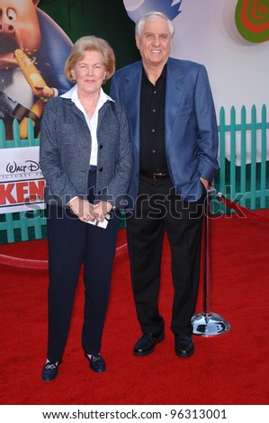 GARRY MARSHALL & wife at the world premiere of Walt Disney\'s Chicken Little at the El Capitan Theatre, Hollywood. October 30, 2005 Los Angeles, CA  2005 Paul Smith / Featureflash