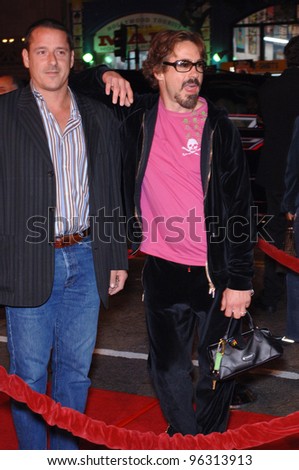 Actor ROBERT DOWNEY JR. & friend at the world premiere, in Hollywood, of Get Rich or Die Tryin\'. November 2, 2005  Los Angeles, CA.  2005 Paul Smith / Featureflash