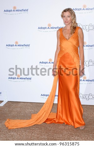 HEATHER MILLS McCARTNEY at the fifth annual Adopt-A-Minefield Gala in Beverly Hills. November 15, 2005  Beverly Hills, CA.  2005 Paul Smith / Featureflash