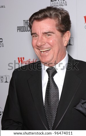 Actor GARY BEACH at the world premiere, in Los Angeles, of his new movie The Producers. December 12, 2005 Los Angeles, CA.  2005 Paul Smith / Featureflash