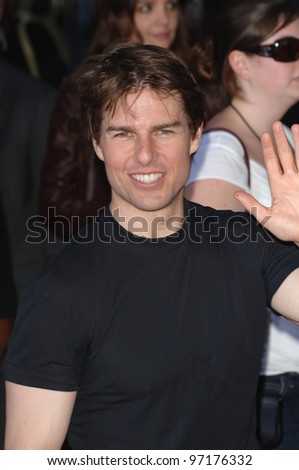Actor TOM CRUISE at the special fan screening of his movie War of the Worlds at the Grauman's Chinese Theatre, Hollywood. June 27, 2005 Los Angeles, CA  2005 Paul Smith / Featureflash