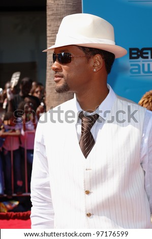 Actor WILL SMITH at the 2005 BET (Black Entertainment Television) Awards at the Kodak Theatre, Hollywood. June 28, 2005 Los Angeles, CA  2005 Paul Smith / Featureflash