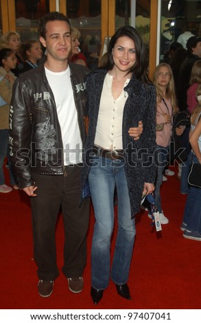 Actress RENA SOFER & husband at the world premiere, in Hollywood, of Dr. Suess' The Cat in the Hat. November 8, 2003  Paul Smith / Featureflash