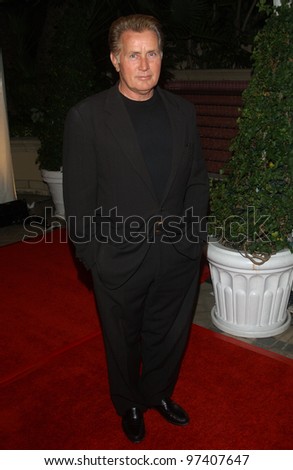 Actor MARTIN SHEEN at party in Los Angeles to celebrate to 100th episode of TV series The West Wing. November 1, 2003  Paul Smith / Featureflash