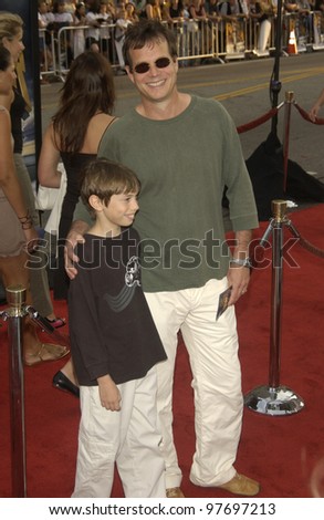 Actor BILL PAXTON & son at the world premiere of Lara Croft Tomb Raider: The Cradle of Life, at Grauman\'s Chinese Theatre, Hollywood. July 21, 2003  Paul Smith / Featureflash