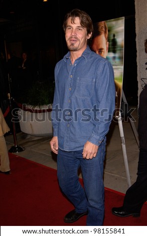 Actor JOSH BROLIN at the world premiere, in Beverly Hills, of A Beautiful Mind. 13DEC2001.  Paul Smith/Featureflash