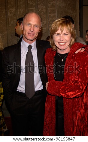 Actor ED HARRIS & wife AMY MADIGAN at the world premiere, in Beverly Hills, of his new movie A Beautiful Mind. 13DEC2001.  Paul Smith/Featureflash