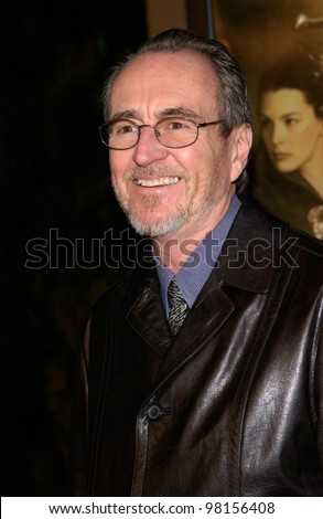 Director WES CRAVEN at the Los Angeles premiere of The Lord of the Rings: The Fellowship of the Ring. 16DEC2001  Paul Smith/Featureflash