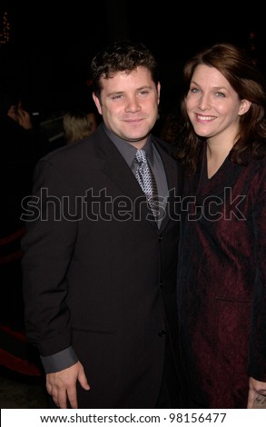 Actor SEAN ASTIN & wife at the Los Angeles premiere of his new movie The Lord of the Rings: The Fellowship of the Ring. 16DEC2001  Paul Smith/Featureflash