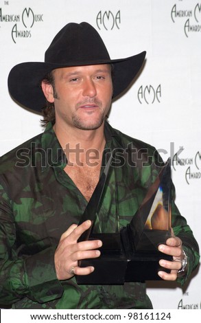 Country singer TIM McGRAW at the American Music Awards in Los Angeles. 09JAN2002.    Paul Smith/Featureflash