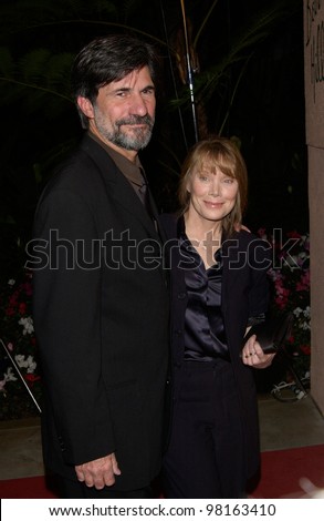Actress SISSY SPACEK & husband JACK FISK at the Broadcast Film Critics Association\'s 7th Annual Critics Choice Awards at the Beverly Hills Hotel. 11JUN2002.  Paul Smith/Featureflash