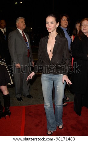Actress JENNIFER LOVE HEWITT at the world premiere, in Los Angeles, of Hart\'s War. 12FEB2002.  Paul Smith/Featureflash