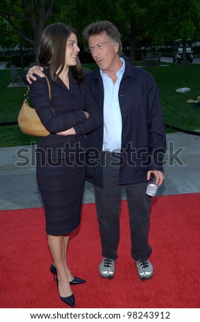 Actor DUSTIN HOFFMAN & daughter JENNA at the world premiere of Changing Lanes. 07APR2002.  Paul Smith / Featureflash