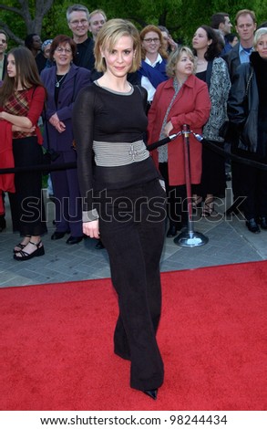 Actress SARAH PAULSON at the world premiere of Changing Lanes. 07APR2002.  Paul Smith / Featureflash