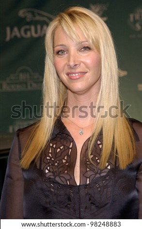 Friends star LISA KUDROW at the Jaguar Tribute to Style on Rodeo Drive gala in Beverly Hills. 23SEP2002.   Paul Smith / Featureflash