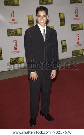 Actor TYLER HOECHLIN at the Broadcast Film Critics 8th Annual Critics\' Choice Awards at the Beverly Hills Hotel. 17JAN2003.   Paul Smith / Featureflash
