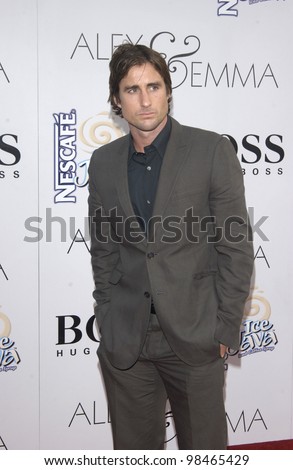 Actor LUKE WILSON at the world premiere, in Hollywood, of his new movie Alex & Emma. June 16, 2003