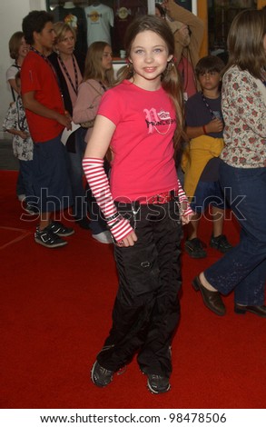 Actress DAVEIGH CHASE at the world premiere, in Hollywood, of Dr. Suess\' The Cat in the Hat. November 8, 2003  Paul Smith / Featureflash