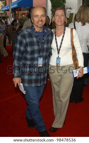 Actor CLINT HOWARD & wife at the world premiere, in Hollywood, of Dr. Suess\' The Cat in the Hat. November 8, 2003  Paul Smith / Featureflash