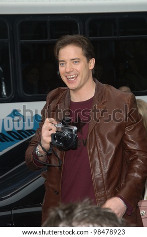 Actor BRENDAN FRASER at the world premiere, in Hollywood, of his new movie Looney Tunes Back in Action. November 9, 2003  Paul Smith / Featureflash