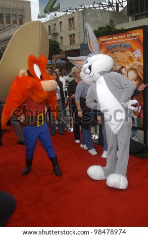 BUGS BUNNY & YOSEMITE SAM at the world premiere, in Hollywood, of their new movie Looney Tunes Back in Action. November 9, 2003  Paul Smith / Featureflash