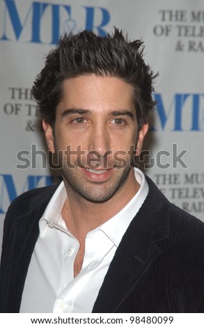 Actor DAVID SCHWIMMER at the Museum of Television & Radio Gala, in Beverly Hills, honoring the producer of Friends. November 10, 2003  Paul Smith / Featureflash
