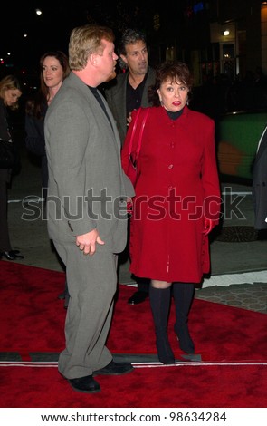 Actress/comedienne ROSEANNE BARR & husband BEN THOMAS at the Los Angeles premiere of Cast Away. 07DEC2000.   Paul Smith / Featureflash
