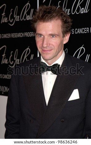 Actor RALPH FIENNES at the 10th Annual Fire & Ice Ball in Beverly Hills. The event raised money for the Revlon/UCLA Women's Cancer Research Fund. 11DEC2000.   Paul Smith / Featureflash