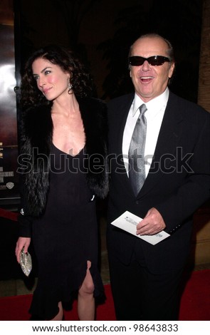 Actor JACK NICHOLSON & actress girlfriend LARA FLYNN BOYLE at the world premiere, in Hollywood, of his new movie The Pledge. 09JAN2001.   Paul Smith/Featureflash