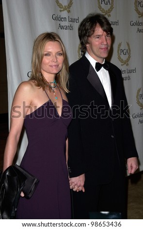 Actress MICHELLE PFEIFFER & producer husband DAVID E. KELLEY at the Producers Guild of America\'s 12th Annual Golden Laurel Awards in Los Angeles. 03MAR2001.    Paul Smith/Featureflash