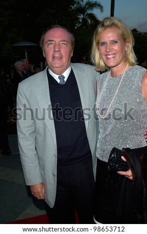 Novellist JAMES PATTERSON & wife at Hollywood premiere of his new movie Along Came A Spider. 02APR2001.    Paul Smith/Featureflash