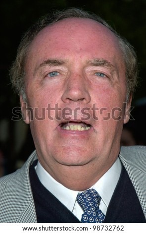 Novellist JAMES PATTERSON at Hollywood premiere of his new movie Along Came A Spider. 02APR2001.    Paul Smith/Featureflash