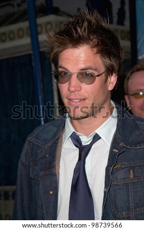 Actor MICHAEL WEATHERLY at the world premiere, in Los Angeles, of Lara Croft: Tomb Raider. 11JUN2001.    Paul Smith/Featureflash