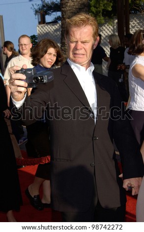 Actor WILLIAM H. MACY at the world premiere, in Los Angeles, of his new movie Jurassic Park III. 16JUL2001.   Paul Smith/Featureflash