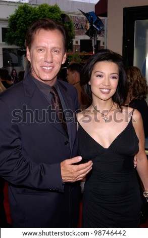 Actor JAMES WOODS & actress MING-NA WEN at the world premiere, in Los Angeles, of their new movie Final Fantasy: The Spirits Within. 02JUL2001.  Paul Smith/Featureflash