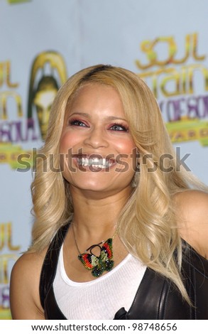 Singer BLU CANTRELL at the 7th Annual Soul Train Lady of Soul Awards in Santa Monica, California.  28AUG2001.   Paul Smith/Featureflash