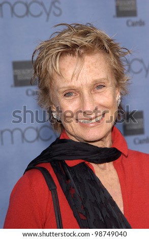Actress CLORIS LEACHMAN at the Macy\'s & American Express Passport 01 fashion show & gala to raise money for HIV/AIDS research. 22SEP2001.   Paul Smith/Featureflash
