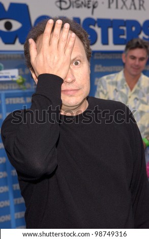 Actor BILLY CRYSTAL (voice of Mike Wazowski) at the world premiere of Disney/Pixar\'s Monsters, Inc., at the El Capitan Theatre, Hollywood. 28OCT2001.   Paul Smith/Featureflash
