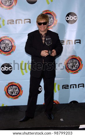 Pop superstar SIR ELTON JOHN at the 2001 Radio Music Awards at the Aladdin Hotel & Casino, Las Vegas. He was presented with the RMA\'s Legend Award. 26OCT2001.  Paul Smith/Featureflash