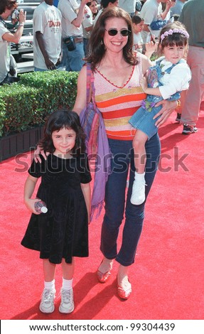 12JUN99: Actress MIMI ROGERS & daughters at the world premiere in Hollywood of Disney\'s latest animated movie \