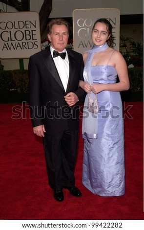 23JAN2000:  Actor MARTIN SHEEN & daughter CASSANDRA at the Golden Globe Awards in Beverly Hills.  Paul Smith / Featureflash