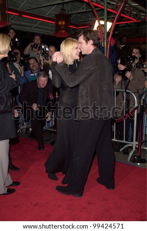 20DEC99: Actor JIM CARREY & actress COURTNEY LOVE at the Los Angeles premiere of their new movie \
