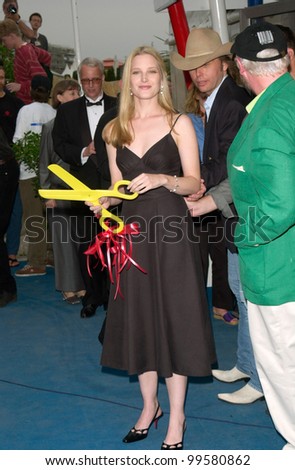 13MAY2000: Actress BRIDGET FONDA at the Cannes Film Festival where she opened the American Pavilion.  Paul Smith / Featureflash
