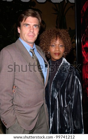 Actress ALFRE WOODARD & husband at the Los Angeles premiere of her new movie Lost Souls. 11OCT2000.  Paul Smith / Featureflash