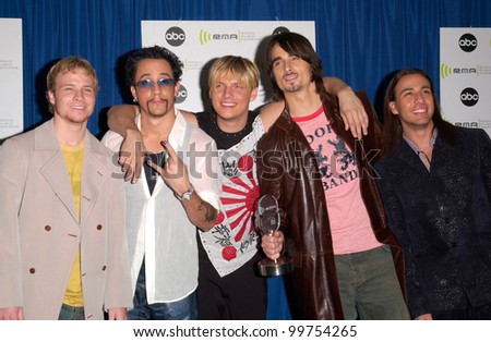 Pop group BACKSTREET BOYS at the Radio Music Awards at the Aladdin Hotel & Casino, Las Vegas. They won for Radio Slow Dance of the Year for Show Me The Meaning. 04NOV2000.   Paul Smith / Featureflash