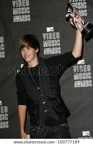 Justin Bieber at the 2010 MTV Video Music Awards Press Room, Nokia Theatre L.A. LIVE, Los Angeles, CA. 08-12-10 at the 2010 MTV Video Music Awards, Nokia Theatre L.A. LIVE, Los Angeles, CA. 08-12-10