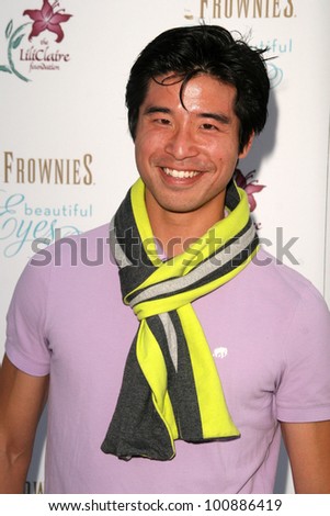 Jon Lee Brody at the Hampton Chic Yacht Party to Launch \