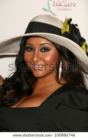 Nicole 'Snooki' Polizzi at the Hampton Chic Yacht Party to Launch 