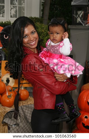 Jennifer Freeman at the Pottery Barn Kids Halloween Carnival Benfiting Operation Smile, Private Location, Los Angeles, CA. 10-23-10